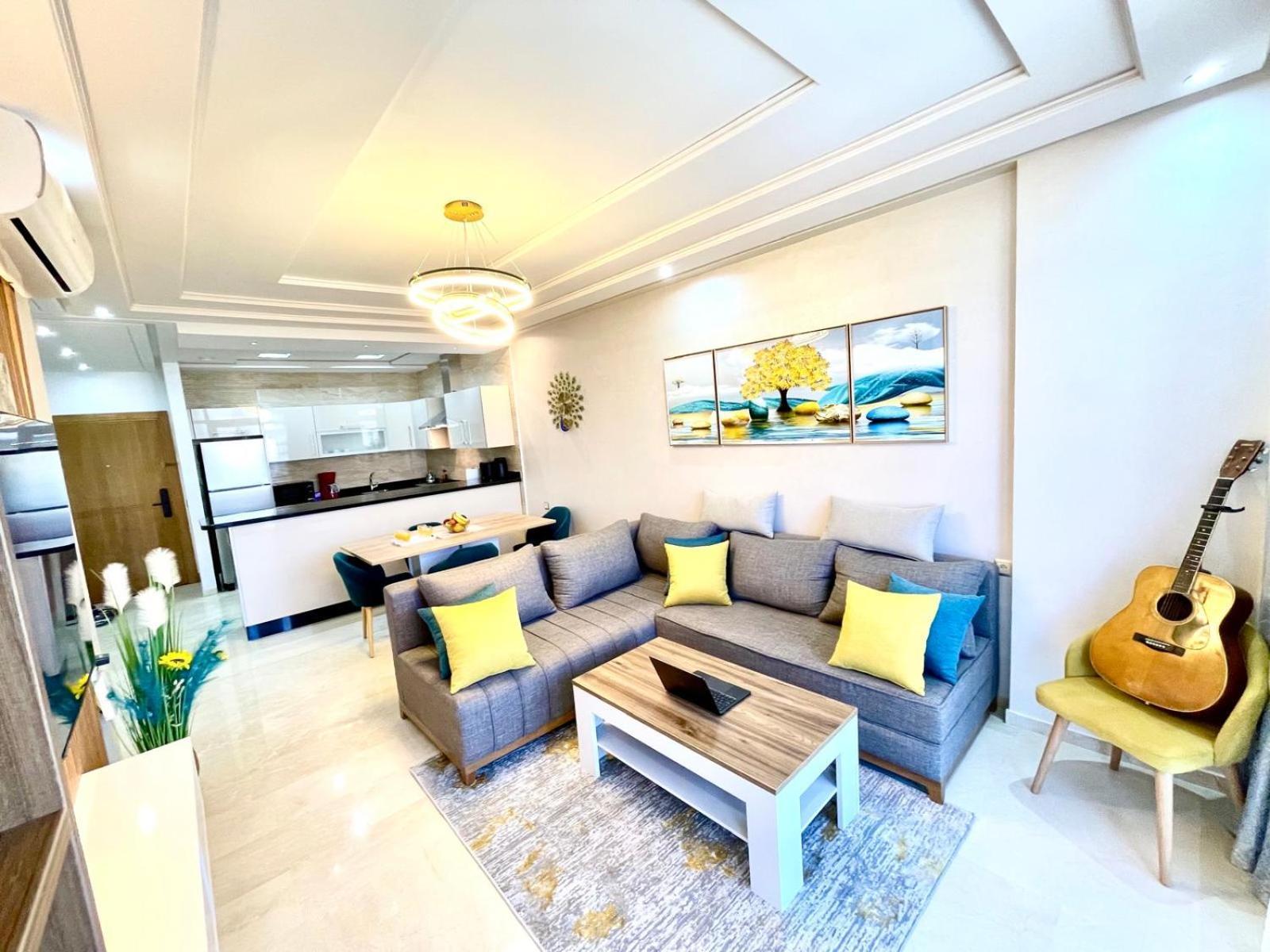 Modern Elegance With Sea Views In Central Tangier - Steps To Beach, Train And Attractions! Eksteriør bilde