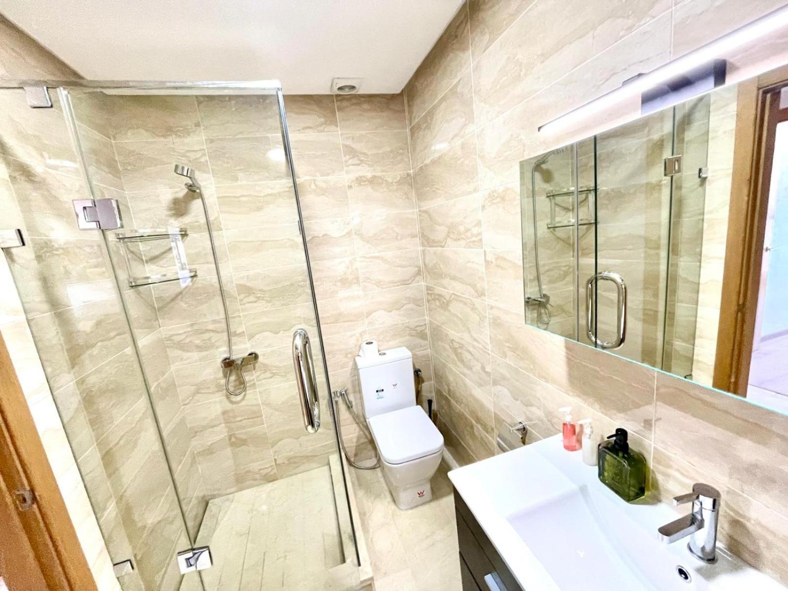Modern Elegance With Sea Views In Central Tangier - Steps To Beach, Train And Attractions! Eksteriør bilde