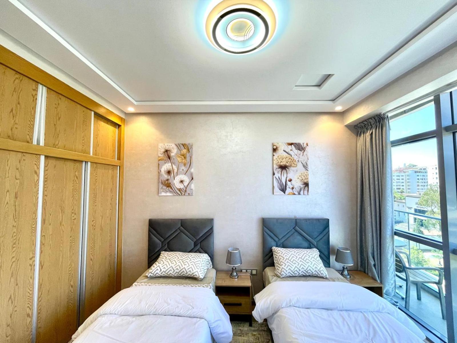 Modern Elegance With Sea Views In Central Tangier - Steps To Beach, Train And Attractions! Eksteriør bilde